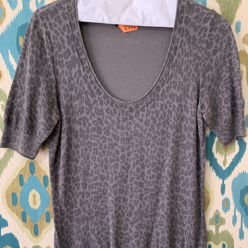 Short sleeve leopard sweater